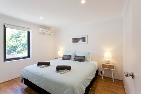 Monument Hill Townhouse - Fremantle - Hotel NSW 6
