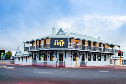 Nightcap At The Ship Inn - Hotel NSW 4