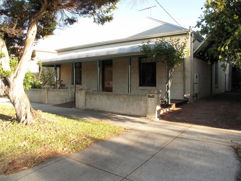 The Russell House - Hotel NSW 23