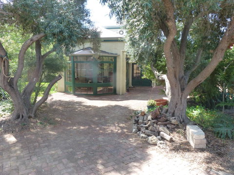 The Russell House - Hotel NSW 22