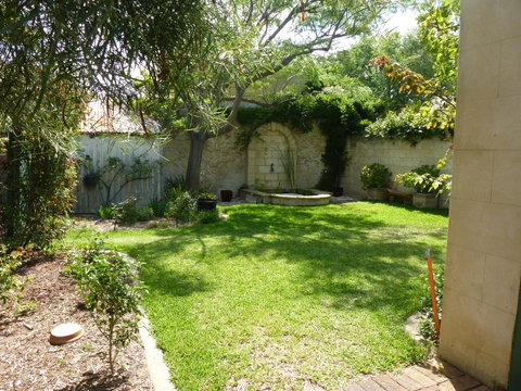 The Russell House - Hotel NSW 18
