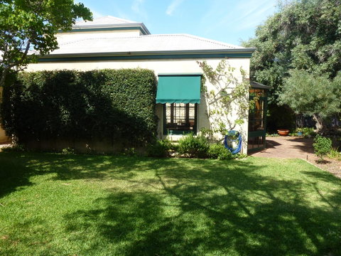 The Russell House - Hotel NSW 19