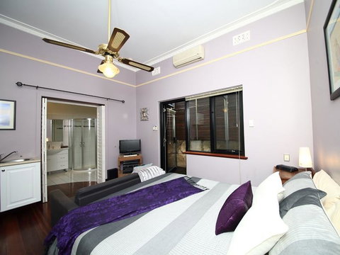Dawson Accommodation - Hotel NSW 1