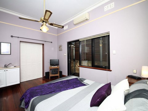 Dawson Accommodation - Hotel NSW 2