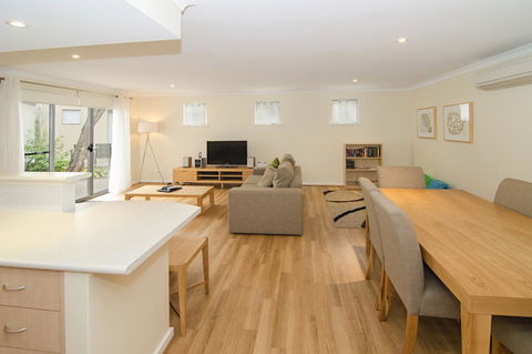 Beach Retreat - Busselton - Hotel NSW 3