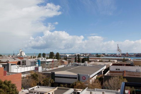 Ocean Breeze Apartment - Hotel NSW 4