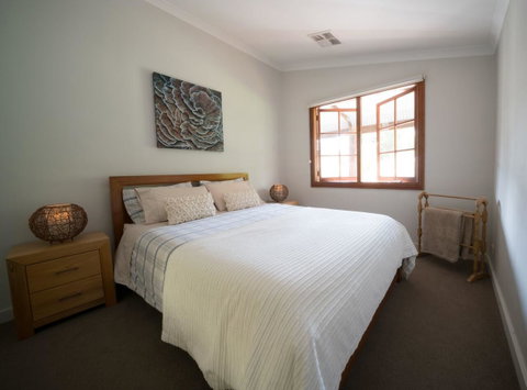 The Farmhouse - Hotel NSW 6