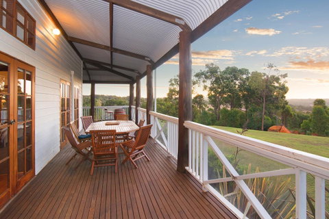 The Farmhouse - Hotel NSW 4