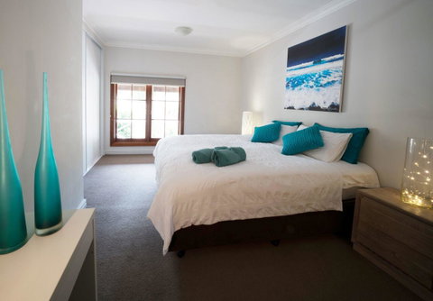 The Farmhouse - Hotel NSW 5