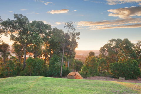 The Farmhouse - Hotel NSW 3