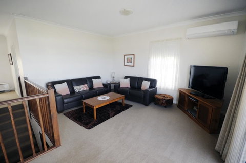 My Place Colonial Accommodation - Hotel NSW 5