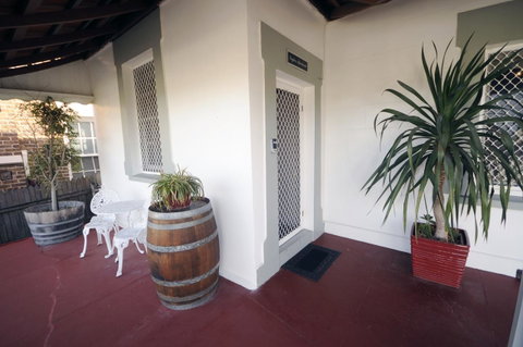 My Place Colonial Accommodation - Hotel NSW 2