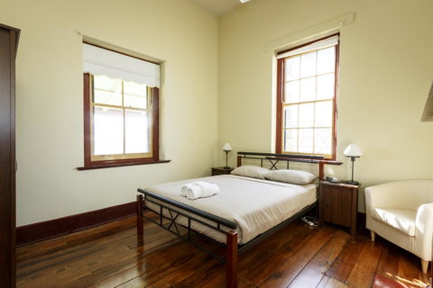 Fremantle Colonial Cottages - Hotel NSW 5