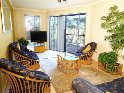 Scarborough & Absolutely Beachfront - Hotel NSW 10
