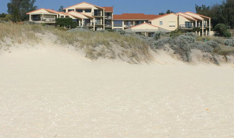 Scarborough & Absolutely Beachfront - Hotel NSW 0