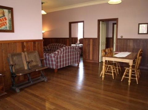 Pemberton Old Picture Theatre Holiday Apartments - Hotel NSW 30