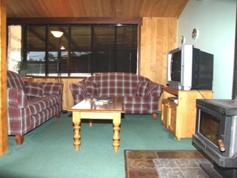 Pemberton Old Picture Theatre Holiday Apartments - Hotel NSW 1