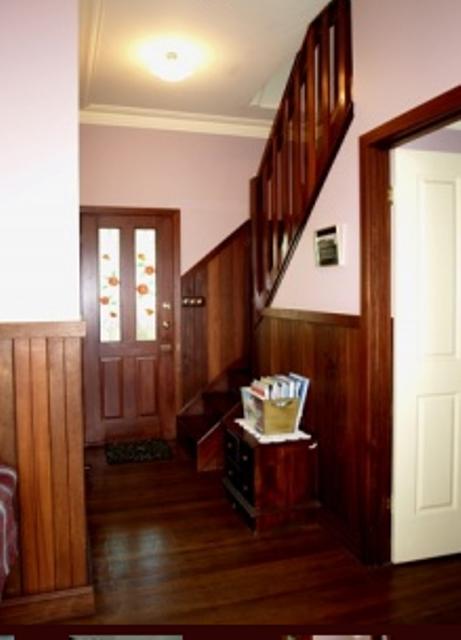 Pemberton Old Picture Theatre Holiday Apartments - Hotel NSW 2