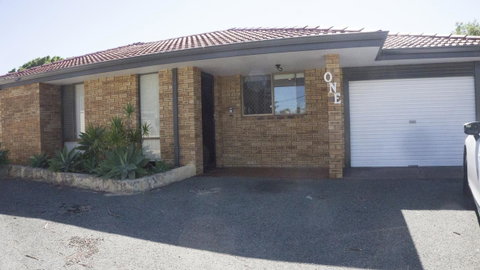 Relax, Bright & Airy Garden Villa - Hotel NSW 20