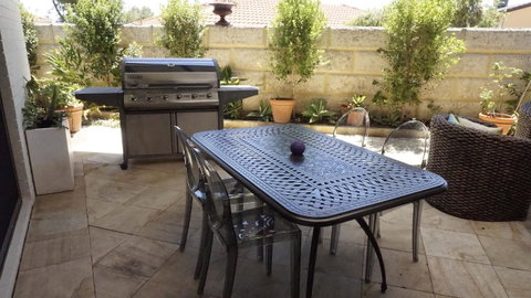 Relax, Bright & Airy Garden Villa - Hotel NSW 13