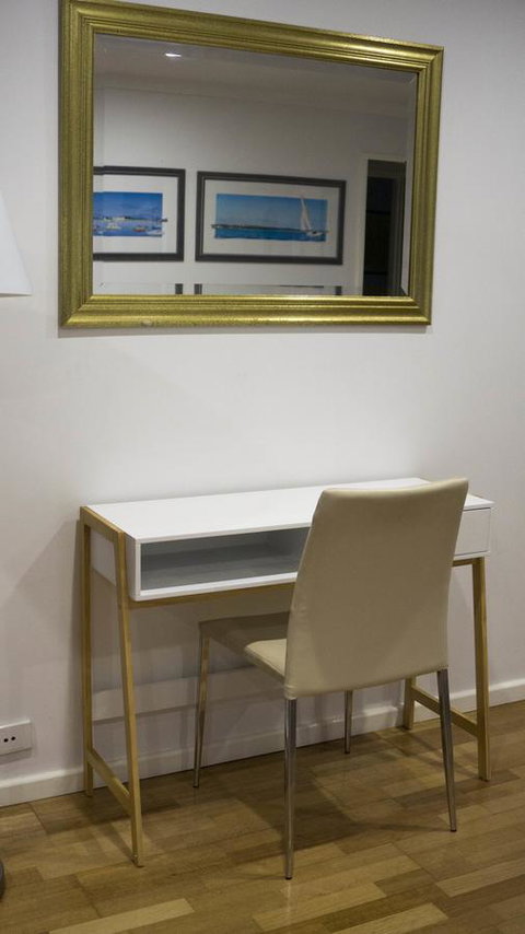 Relax, Bright & Airy Garden Villa - Hotel NSW 2