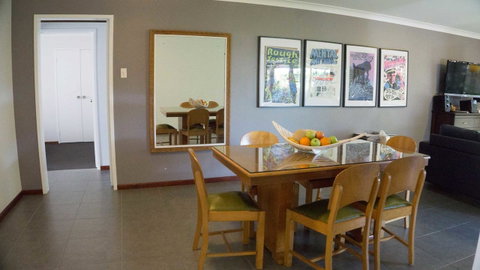 Relax, Bright & Airy Garden Villa - Hotel NSW 15