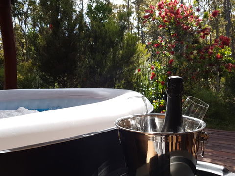 Jarrah Grove Forest Retreat - Hotel NSW 10