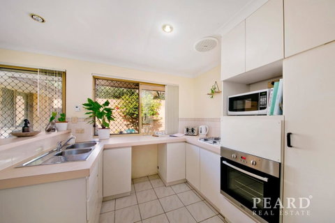 Scarborough Beach, Perth - Sun & Surf Villa - Hotel NSW 8