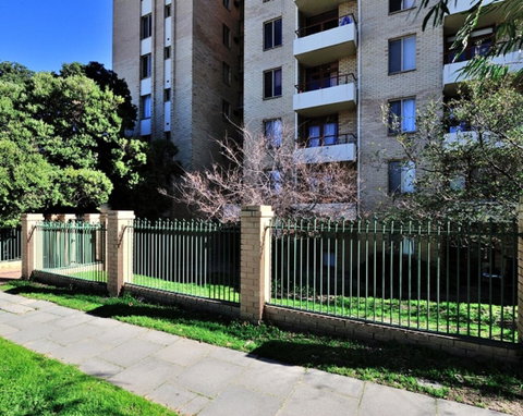 Cappuccino Delight - 1 Bedroom Central Fremantle Apartment - Hotel NSW 9