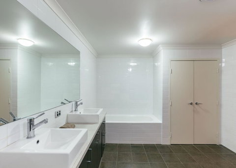 Wray Callan Apartments - Hotel NSW 5