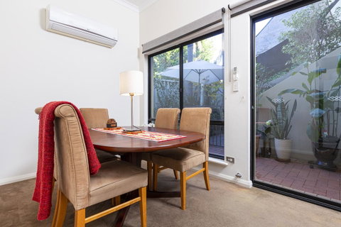Como Executive Apartment - Hotel NSW 10