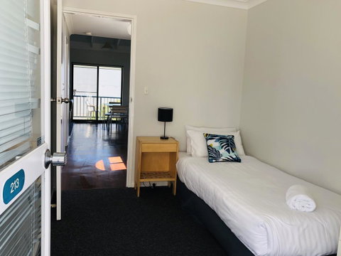 West Beach Lagoon 213 - Corner Unit! - Hotel NSW 5