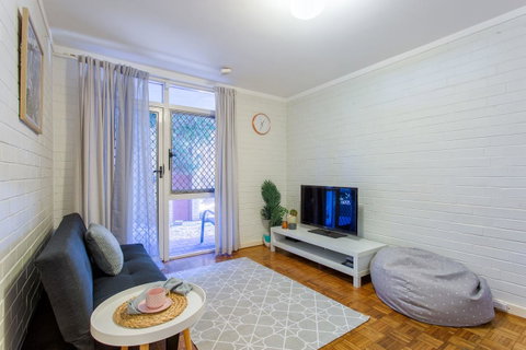 Fremantle Coastal Stay - 1 Bedroom Central Apartment - Hotel NSW 5