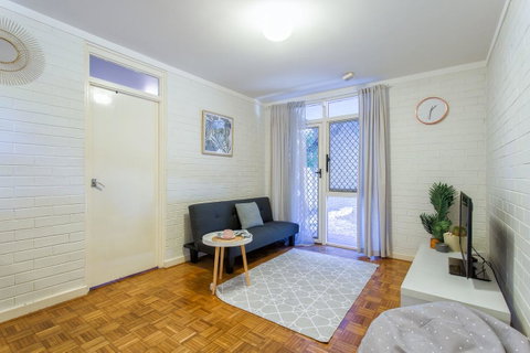 Fremantle Coastal Stay - 1 Bedroom Central Apartment - Hotel NSW 7