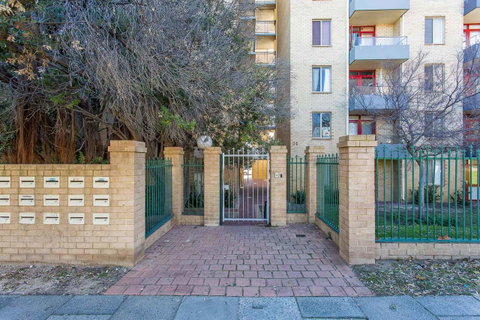 Fremantle Coastal Stay - 1 Bedroom Central Apartment - Hotel NSW 11