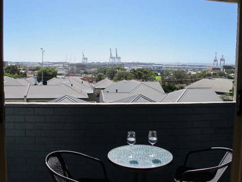 Studio 204 With Harbour, Ocean And Sunset Views From The Balcony - Hotel NSW 4