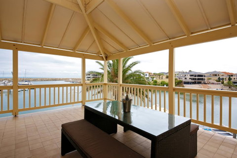 The Marina Hotel - Mindarie - Hotel NSW 7