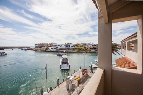 The Marina Hotel - Mindarie - Hotel NSW 2