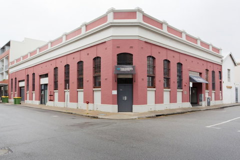 Windows On Pakenham - Hotel NSW 17