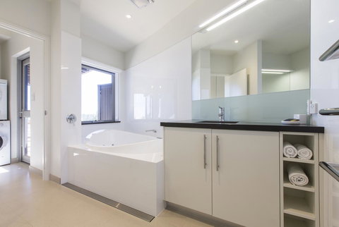 Aquatic Visions - Hotel NSW 19