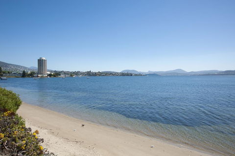 Sandy Bay Waterfront Home - Hotel NSW 0