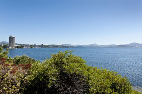 Sandy Bay Waterfront Home - Hotel NSW 14