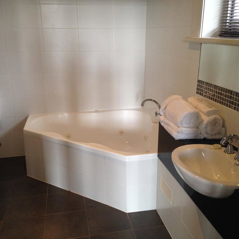Auldington Hotel - Hotel NSW 20