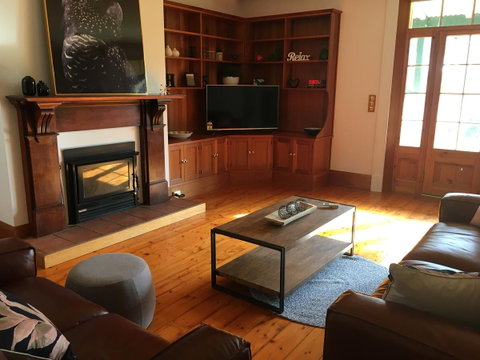 CLAYFIELD HOMESTEAD - Rustic Country Accommodation - Hotel NSW 4