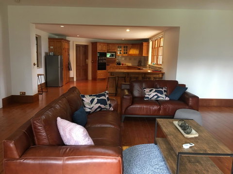CLAYFIELD HOMESTEAD - Rustic Country Accommodation - Hotel NSW 2