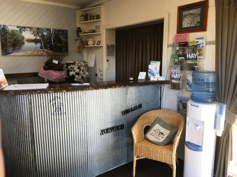 Nicholas Royal Motel - No Pets Allowed - Hotel NSW 0