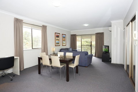 Oxley Court Serviced Apartments - Hotel NSW 2