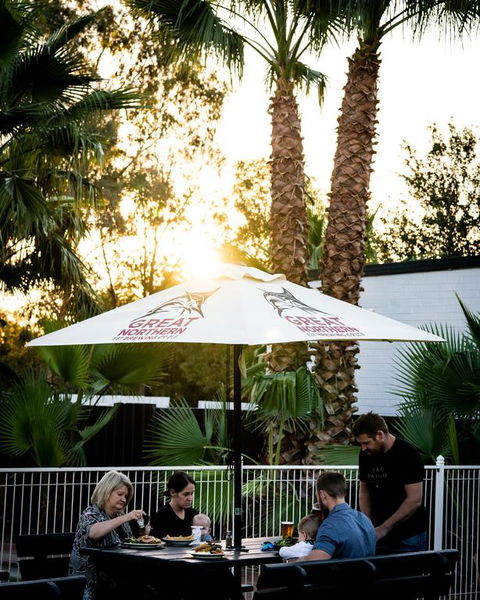 Palm And Pawn Motor Inn - Hotel NSW 3