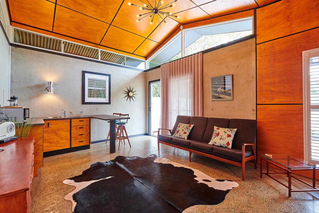 Eltham NSW Hotel NSW