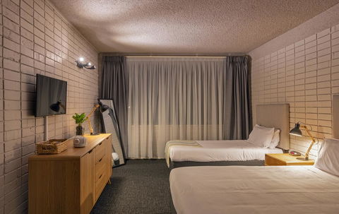 Palms Hotel - Hotel NSW 2